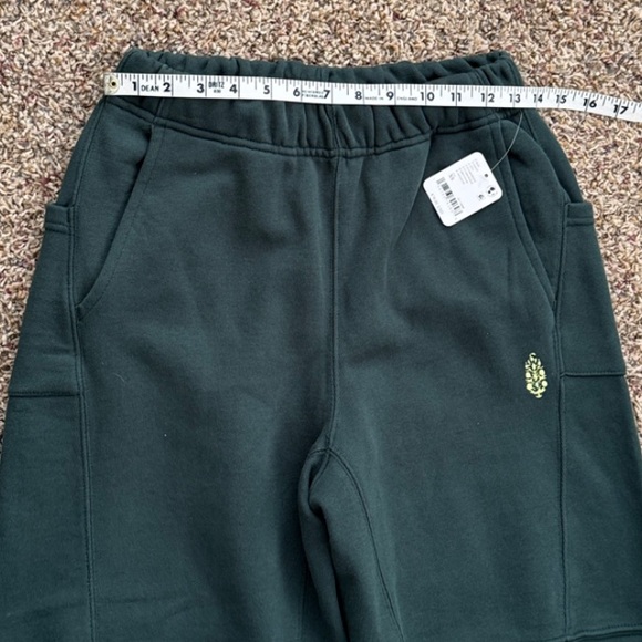 NWT FP Movement Top Score Barrel Pants | Evergreen | Size XS - Picture 7 of 9
